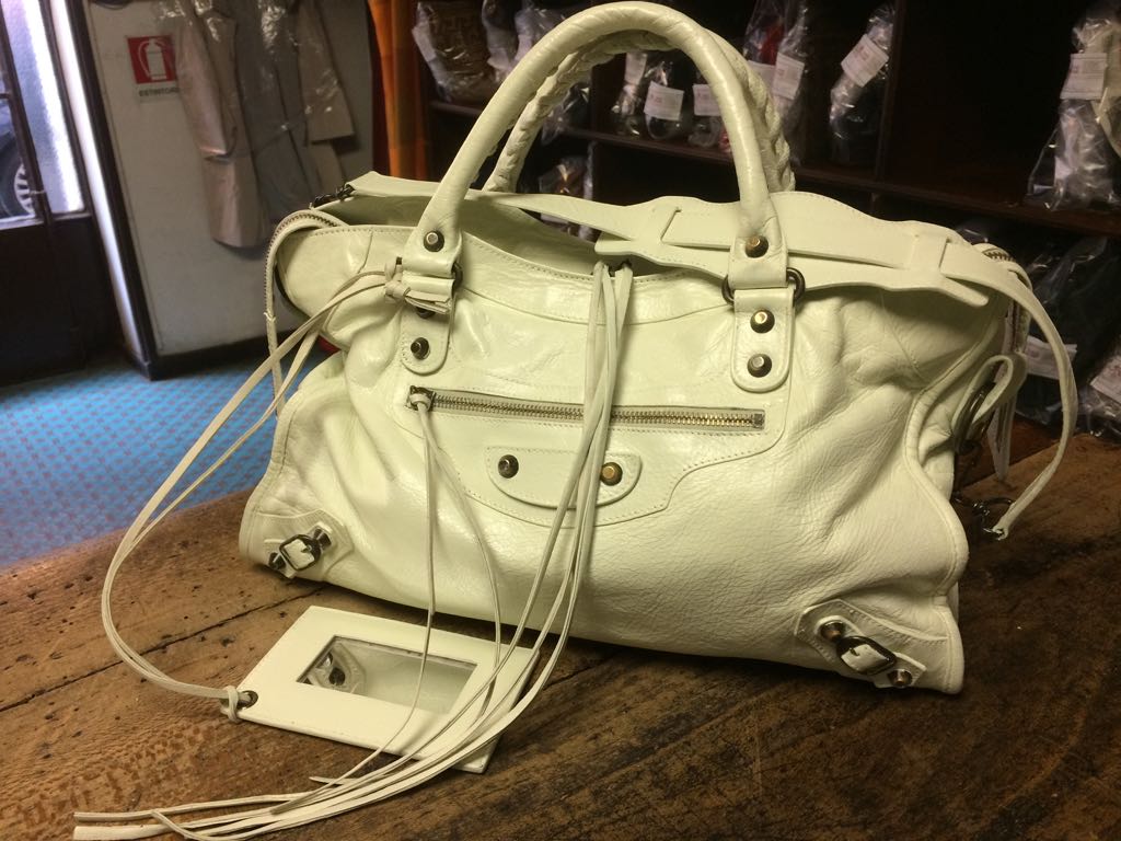 Ricoloritura borsa donna in pelle, marca Balenciaga » ShoeHome