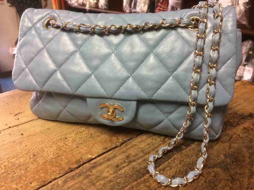 Ricoloritura borsa pelle marca Chanel ShoeHome